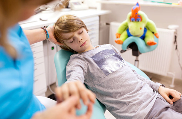 Hypnose bei Zahnbehandlung für Kinder